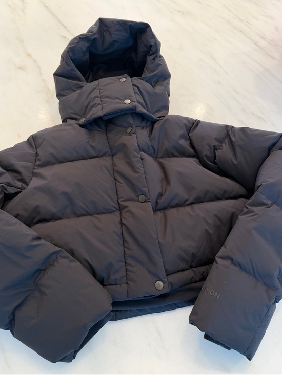lululemon athletica Jackets & Blazers - Lululemon wunder puff cropped jacket sz 4 in black GUC